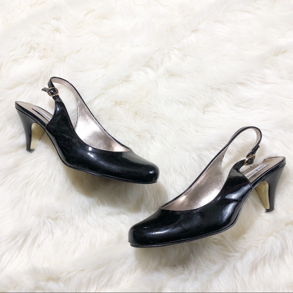 black short heels closed toe